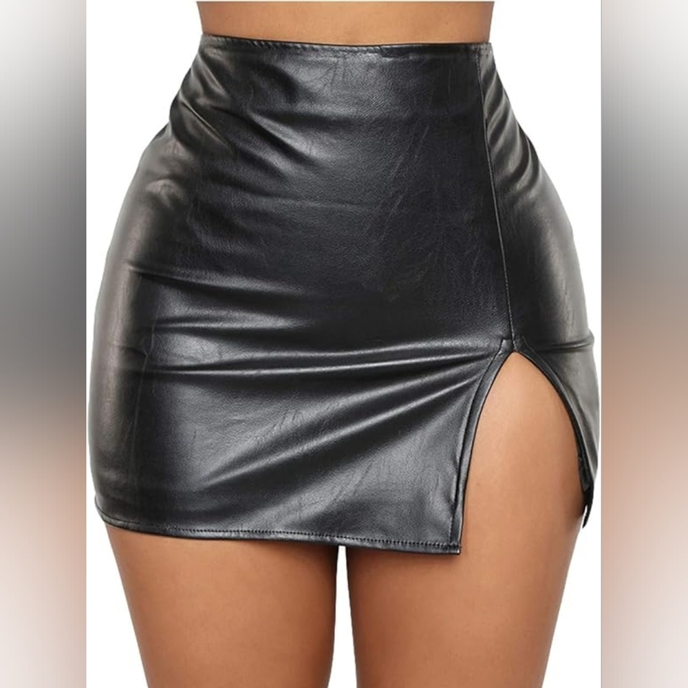 SHEIN Black Faux Leather Mini Skirt with Slit